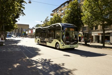 La familia de autobuses eléctricos Volvo 7900 crece con un nuevo modelo 100% eléctrico