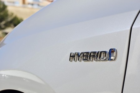 Toyota Auris Touring Sports contra Toyota Prius