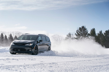 La Chrysler Pacifica adelanta el sistema AWD al modelo 2020 con una versión Launch Edition