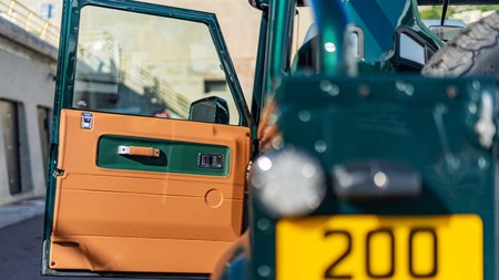 Overfinch Land Rover Defender Soft Top 2