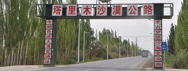 China creó un bosque de la nada para lograr lo imposible: una carretera de 550 km que atraviesa todo un desierto