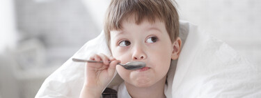 Cómo conseguir que el niño tome las medicinas sin dramas y qué hacer si vomita 