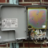 El timo del falso instalador golpea en España. Cuidado con quien viene a colocarte la fibra en casa