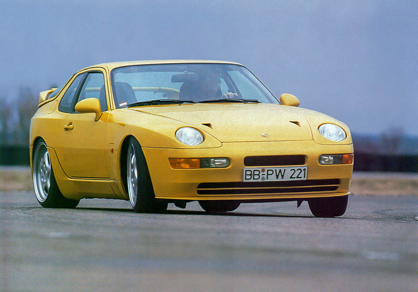 El Porsche 968 Turbo S, o cómo Porsche esculpió uno de sus mejores deportivos con motor delantero