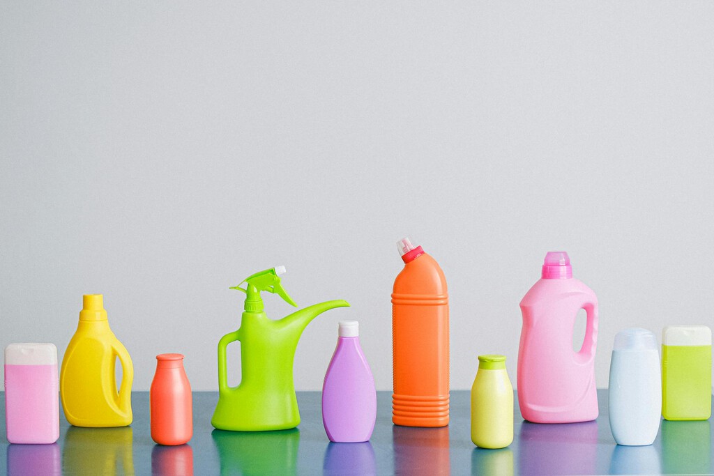 Tenía la casa llena de productos de limpieza hasta que descubrí este de Mercadona. Un multiusos para sustituirlos a todos