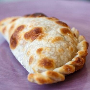 Cómo hacer empanadas rellenas de mermelada con pan de caja: quedan listas en 15 minutos y sin horno 