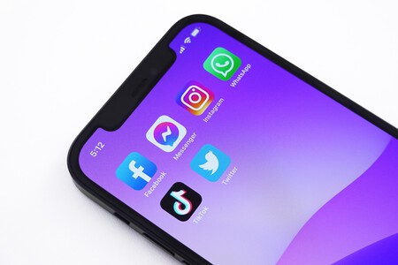 Las reacciones de WhatsApp han de llegar en breve: la última beta de la app ya muestra sus ajustes, según WABetaInfo