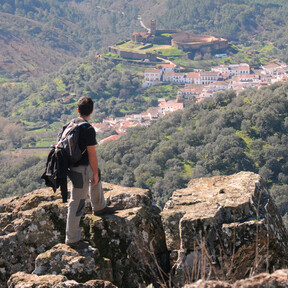 Una mezquita milenaria y con una de las romerías más antiguas de España: el precioso pueblo de Huelva ideal para una escapada en primavera 
