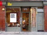 La tienda que puedes encontrar en París si no crees en Dios 