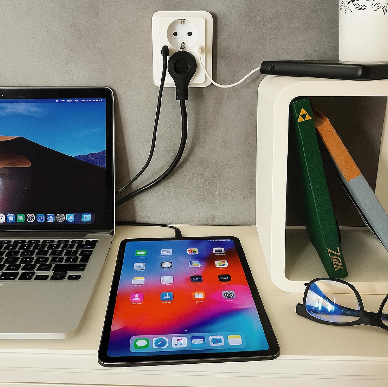  Enchufe Schuko doble + USB A + C BYIMTEK FlexiSocket de carga rápida 18+18 W blanco 
