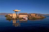 Tres nuevos islotes en el lago Titicaca buscan atraer al turismo