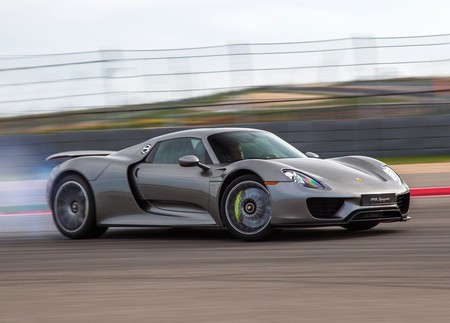 ¡Ponte los audífonos! Estos son los Porsche que mejor suenan, según... Porsche