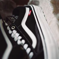 Hoy lunes, 27 de abril, Vans sorprende rebajando sus zapatillas más vendidas por menos de 36 euros