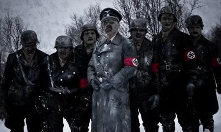 'Zombis nazis', sangre, nieve, terror, humor, poca cosa