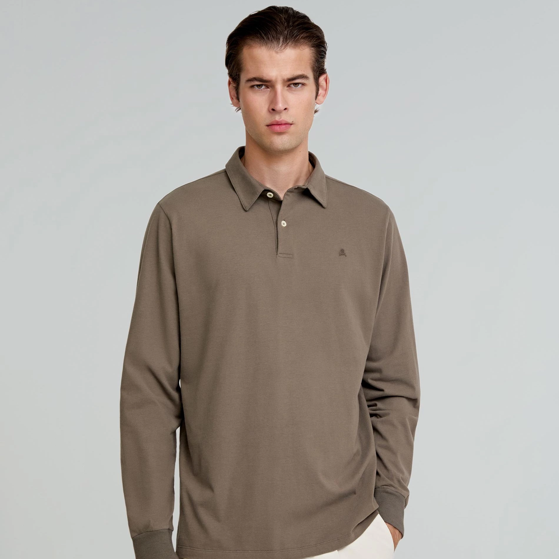 Polo de hombre corte regular de manga larga