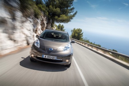 Las nuevas baterías del Nissan LEAF de 30 kWh aumentan su autonomía hasta los 250 kms (en ciclo NEDC)