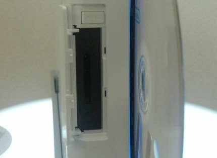 Wii: ranura para SD y transformador