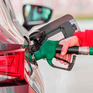 Tras el ataque a Irán, lo más probable es que volvamos a repostar gasolina a 2 euros el litro. Tiene una explicación