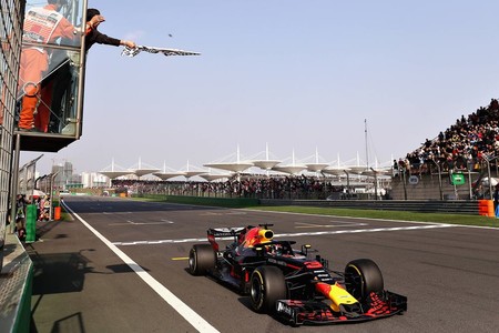 Merecida victoria de Daniel Ricciardo tras un apasionante final en el GP de China de F1