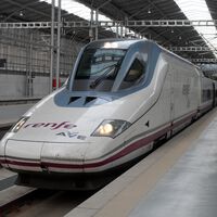 Cuatro de cada 10 trenes AVE han tenido retrasos este verano: con los cambios, más de dos millones de personas no optan a reembolso