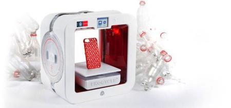 EKOCYCLE Cube: una impresora 3D que usa como material de impresión las botellas de plástico usadas