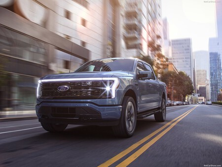 Ford F 150 Lightning 2022 1600 03