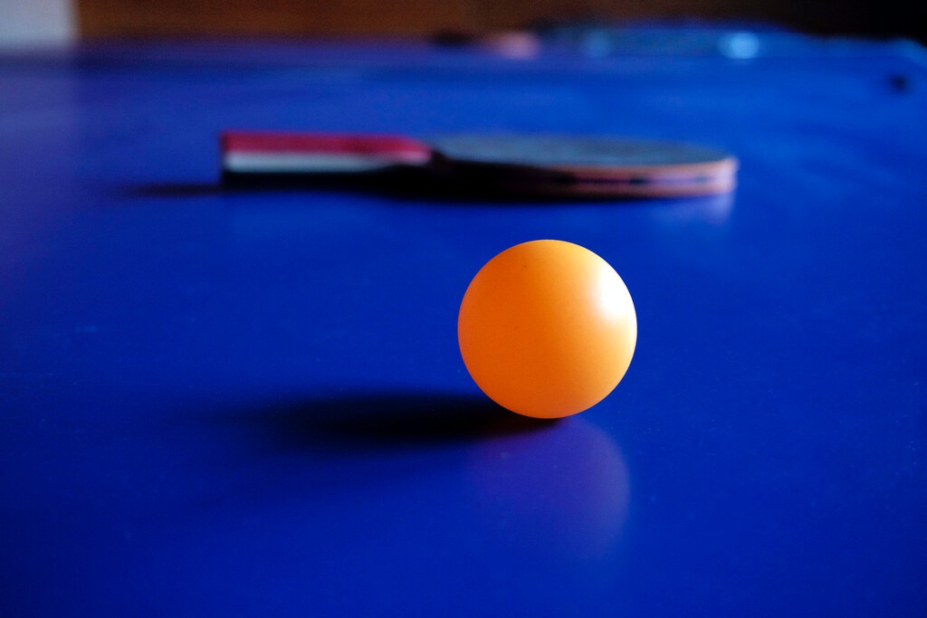 Han usado pelotas de ping-pong para crear un panel aislante del ruido y ha sido, barato, adaptable y ecológico