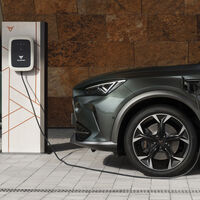 SEAT y CUPRA llaman a revisión 27.000 coches híbridos enchufables por posible cortocircuito con riesgo de incendio 