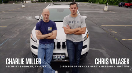 Hackear un coche desde el sofá de casa es tan sencillo como preocupante (vídeo)
