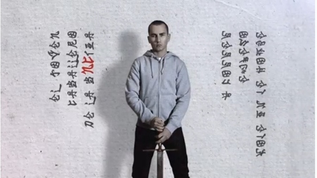 Deja que Jorge Lorenzo te cuente un cuento... es por una buena causa