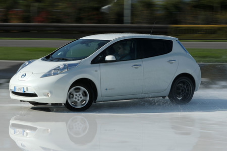 El próximo Nissan LEAF le copiará el 'pedal único' al BMW i3 y Volkswagen e-up