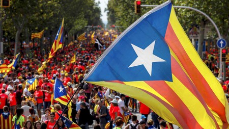 Tres años de la proclamación de la República en Cataluña: Así se ha beneficiado Madrid