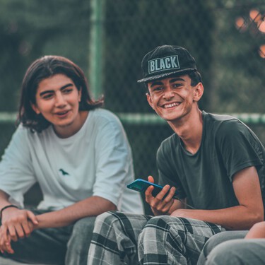 Los adolescentes son los más felices de México, pero los jóvenes adultos tienen un problema: se sienten peor cada día 
