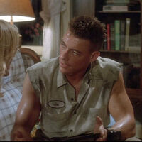 Hoy en TV, un taquillazo de ciencia ficción que Van Damme convirtió en noticia mundial con una "pelea" en Cannes