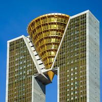 Arranha-céu residencial mais alto da Espanha não se esqueceu do poço do elevador, mas fez muito pior 