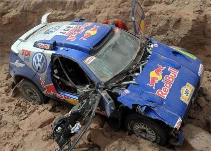 Giniel de Villiers es el nuevo líder tras el accidente de Sainz