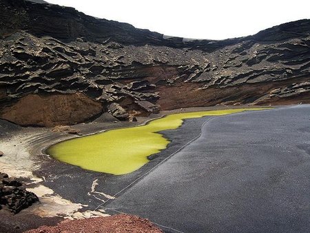 El lago verde en El Golfo de Lanzarote