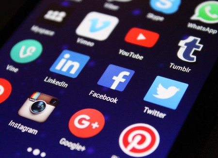 Esta web ofrece una completa guía de medidas de imágenes para redes sociales con plantillas y todos los tamaños