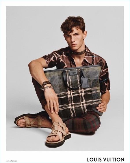 Louis Vuitton apuesta por gráficos de impacto para la primavera 2017