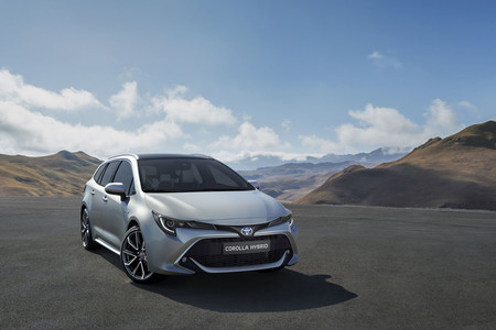El Toyota Corolla Touring Sports crece a modo de vagoneta con cajuela de 600 litros