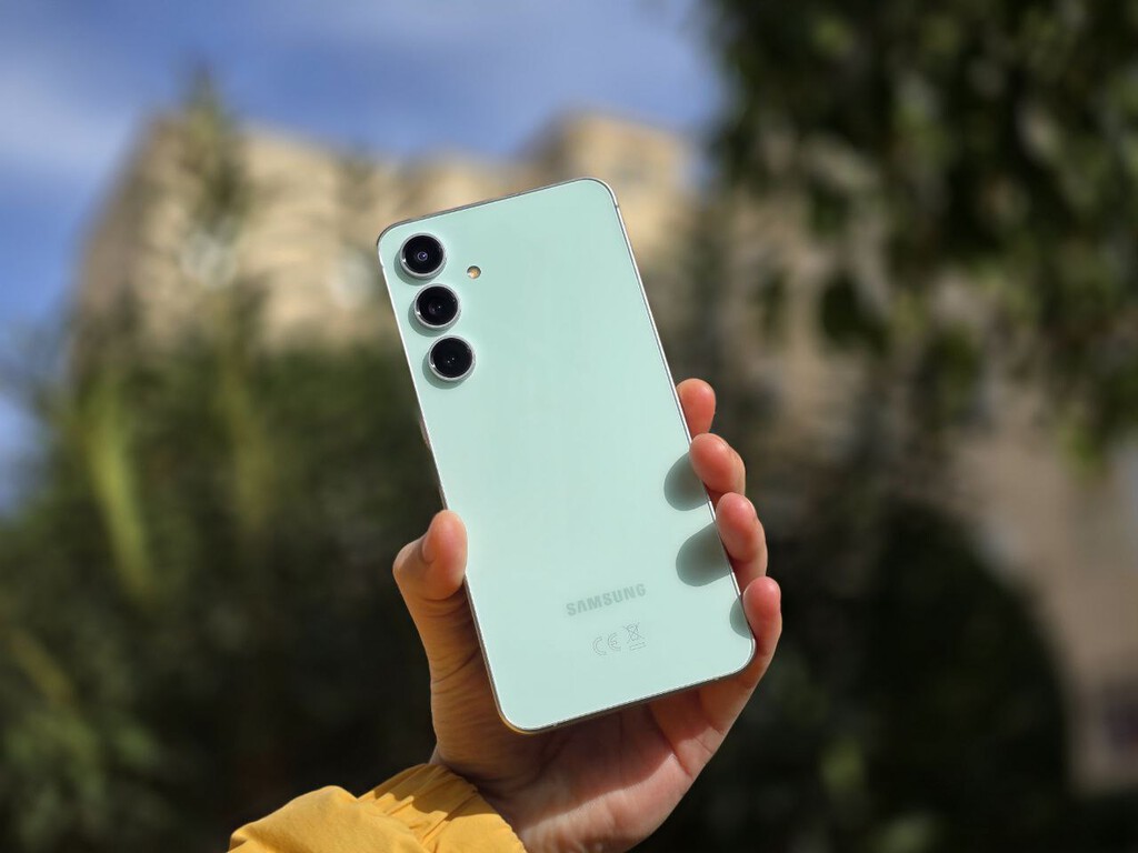 Samsung Galaxy S24 FE Review: The Best Fan Edition Yet, Right On Par With the Rest of the Lineup