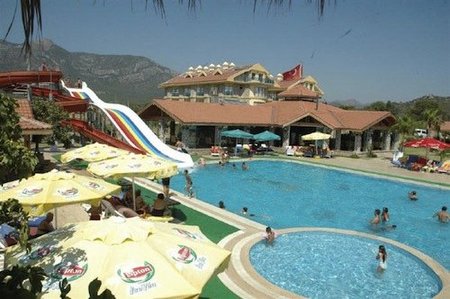 Abre el primer hotel nudista en Turquía