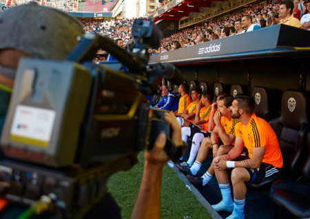 Movistar no podrá tener la Liga y Copa del Rey en exclusiva, bajo amenaza de sanción de la CNMC
