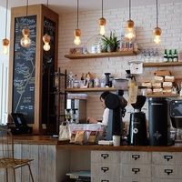 La Comunidad de Madrid otorgará ayudas directas de hasta 3.200 euros a autónomos sin empleados