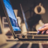 "Hemos tomado el camino equivocado". Tim Berners-Lee, el creador de Internet, ya no reconoce a su criatura