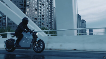 ¡Impresionante! La Davinci DC100 es una moto eléctrica china con conducción autónoma y 137 CV, por 26.000 euros