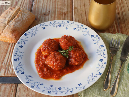 Albóndigas de caballa en salsa de tomate: receta casera llena de sabor