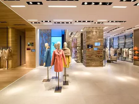 Max Mara seguro de la conquista del mercado asiático, inaugura su tienda número 36 en Hong Kong