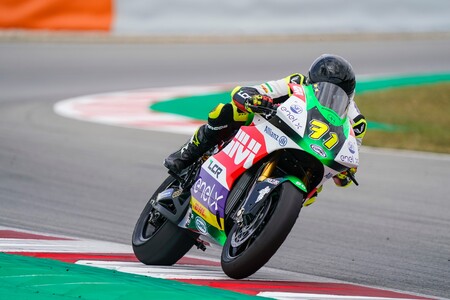 Miquel Pons triunfa en Barcelona y se estrena como ganador en la Copa del Mundo de MotoE