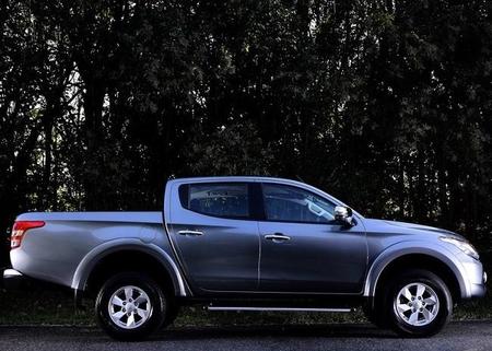 Mitsubishi L200 2016 800x600 Wallpaper 09